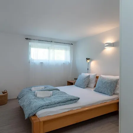 Apartmán Hrabar Longo *
