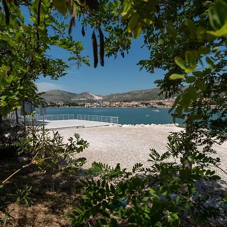 Hrabar Longo Apartment Trogir